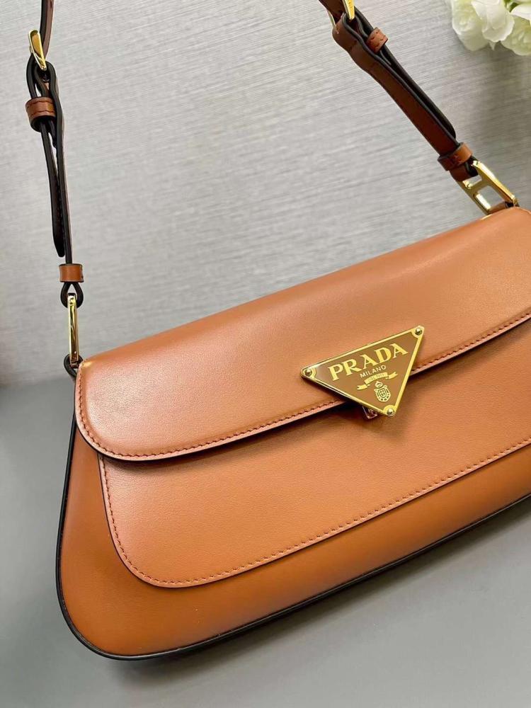 Prada size 31cm