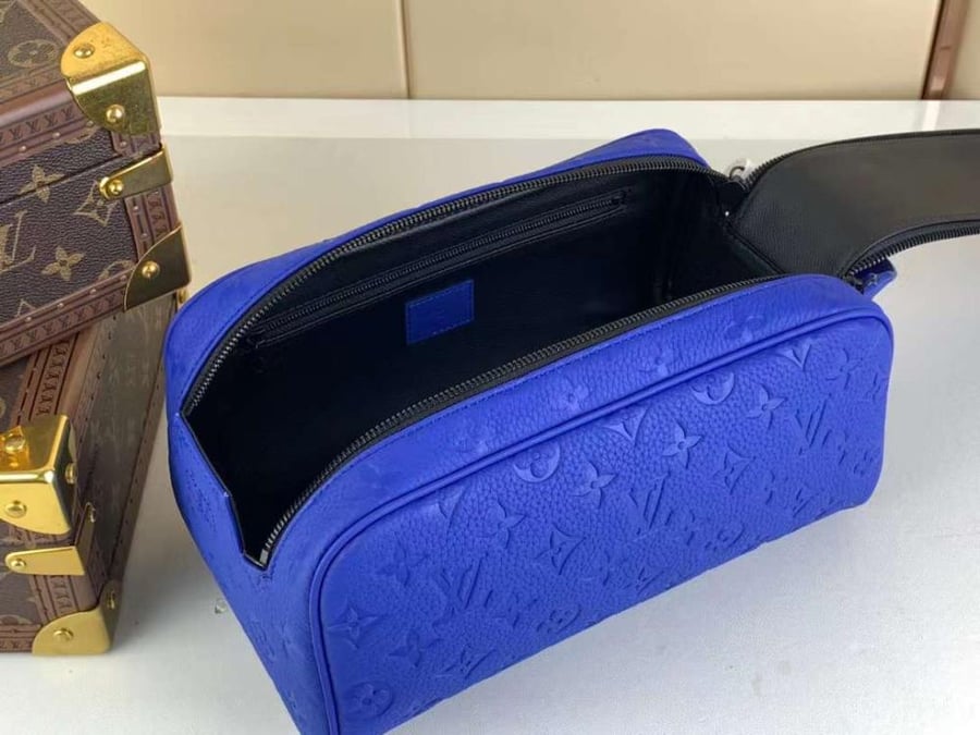 لوي فيتون محافظ Dopp Kit مقاس 28cm