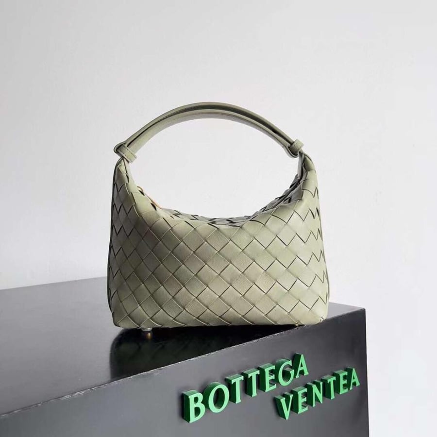بوتيقا Wallace مقاس 22cm