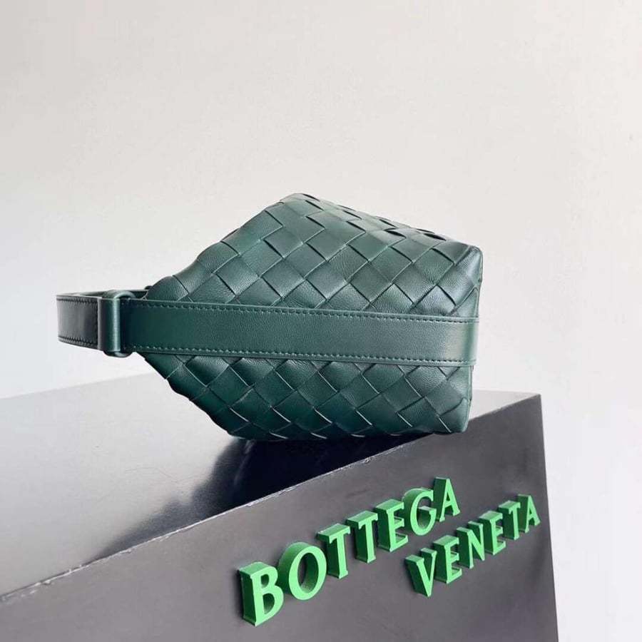 بوتيقا Wallace مقاس 22cm
