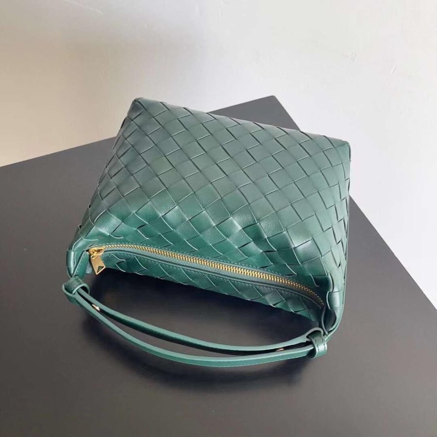 بوتيقا Wallace مقاس 22cm
