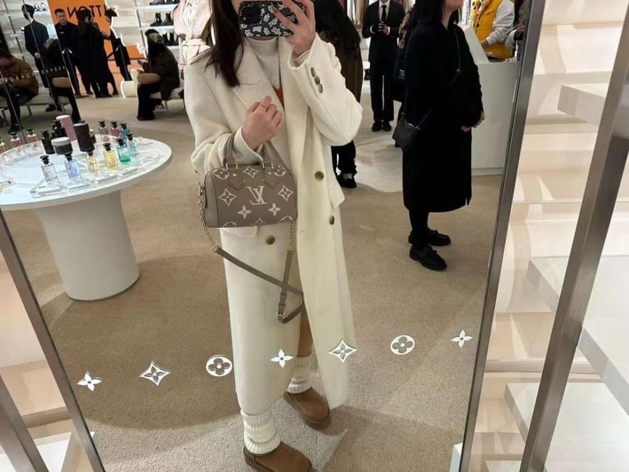Louis Vuitton Speedy Bandouliere 20 size 20cm