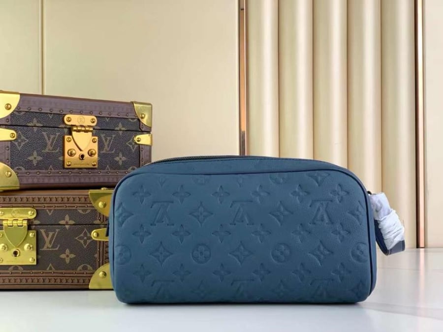 لوي فيتون محافظ Dopp Kit مقاس 28cm