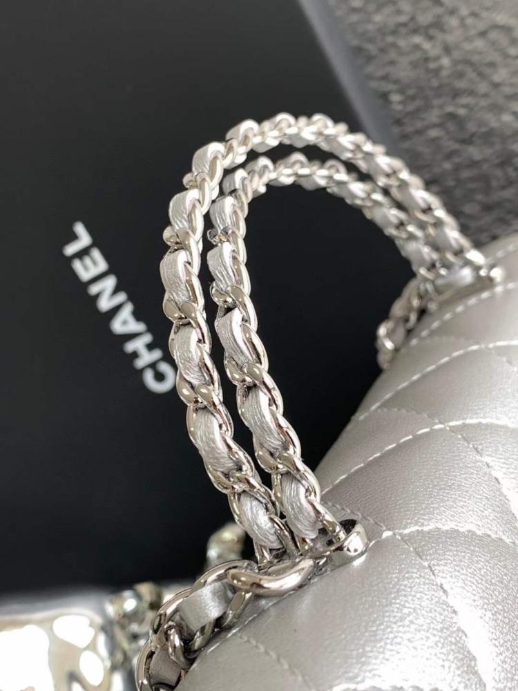 Chanel flap bag size 19cm