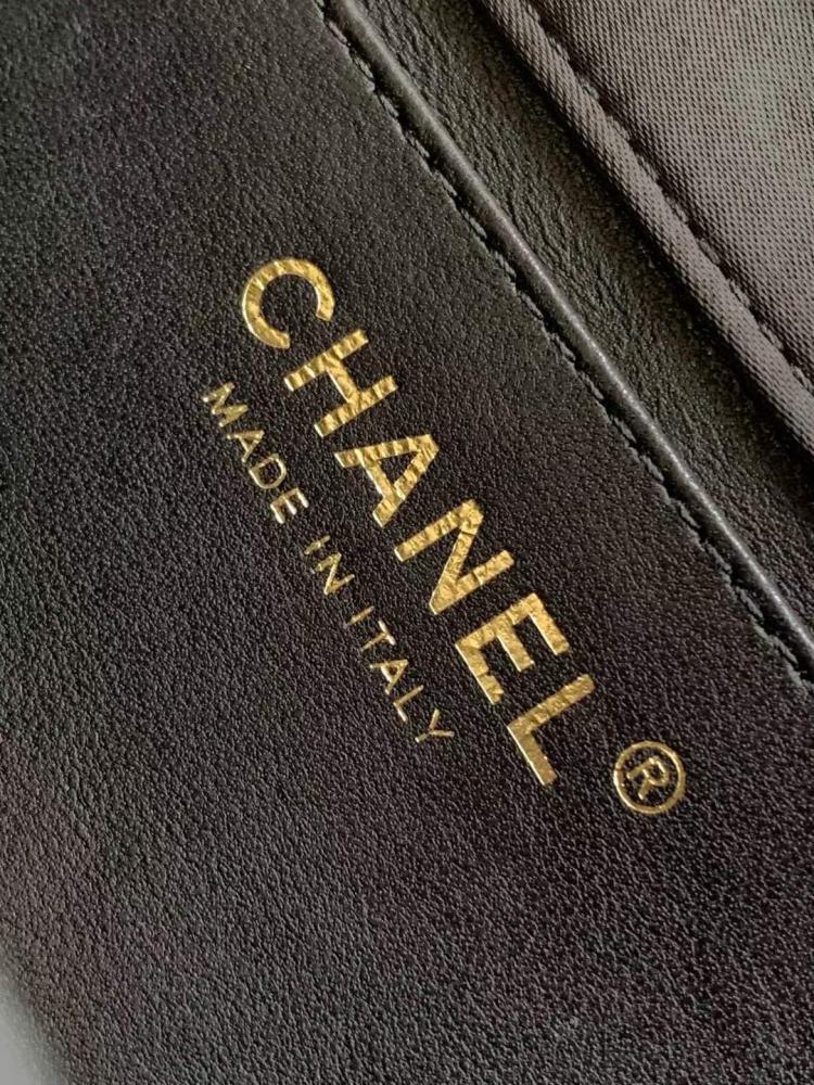 Chanel 23A size 20cm