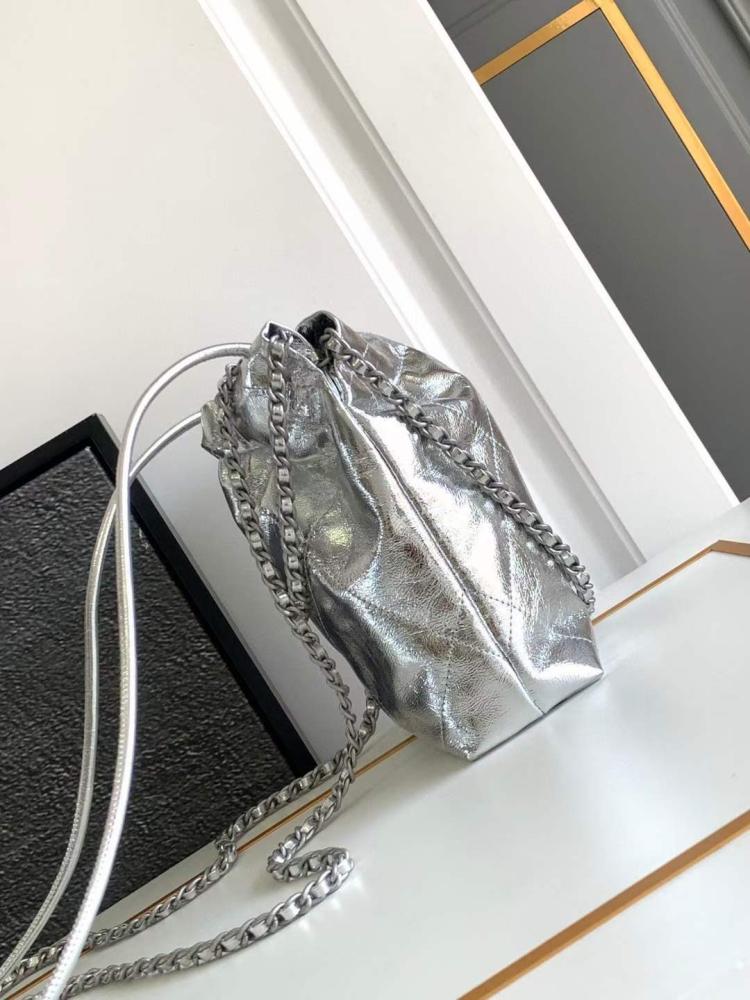 Chanel 25C size 20cm