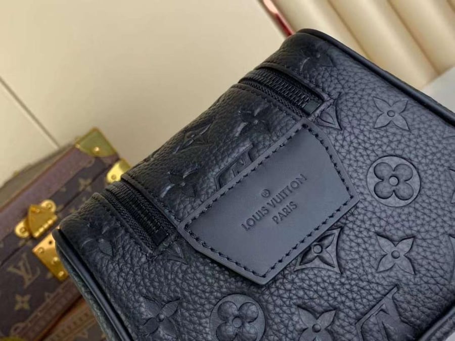 لوي فيتون محافظ Dopp Kit مقاس 28cm