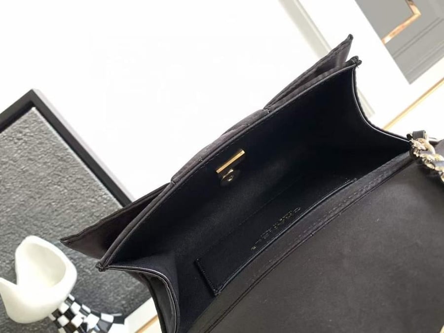 Chanel 23A size 20cm