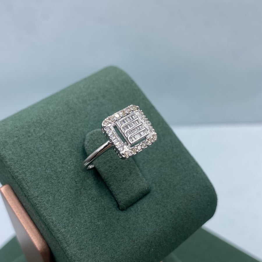 Modern 0.30ct Diamond Ring
