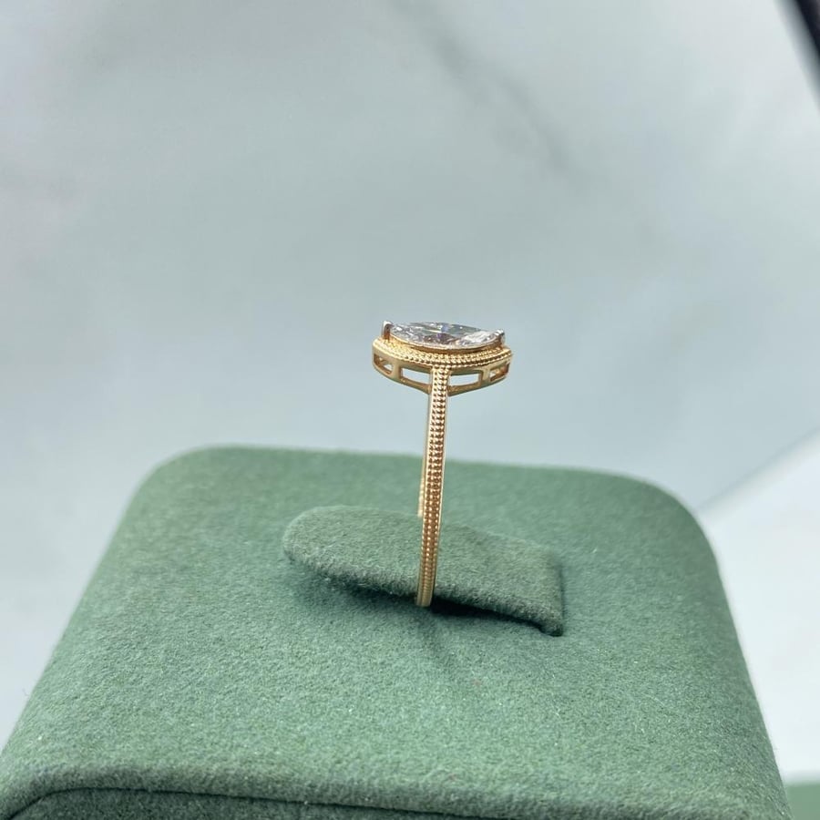 Classic Design Diamond Ring 0.38 Carat