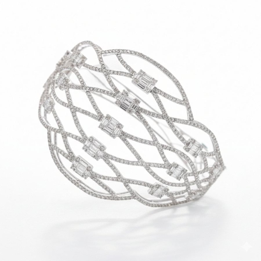Diamond bracelet with a luxurious wide mesh design