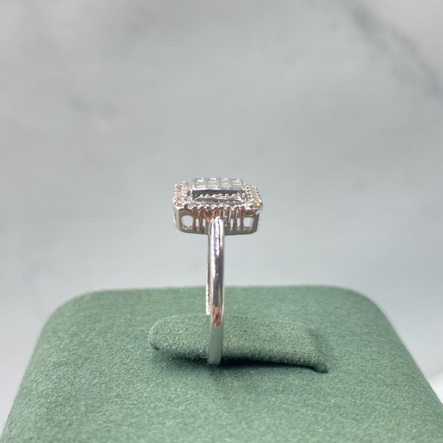 Modern 0.30ct Diamond Ring