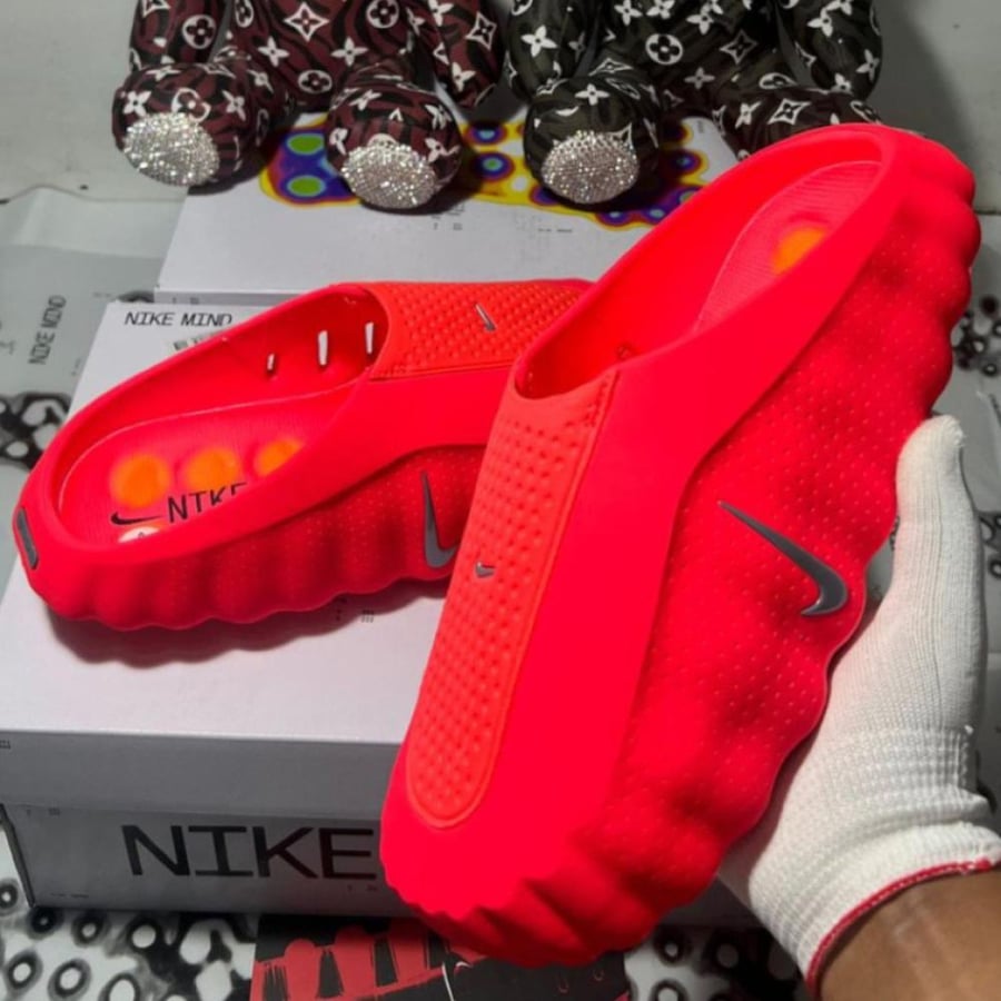 Nike Mind 001