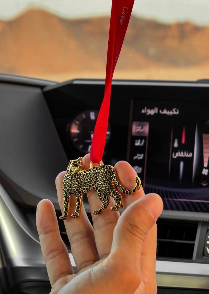 تعليقة كارتير للسيارة بالاسم