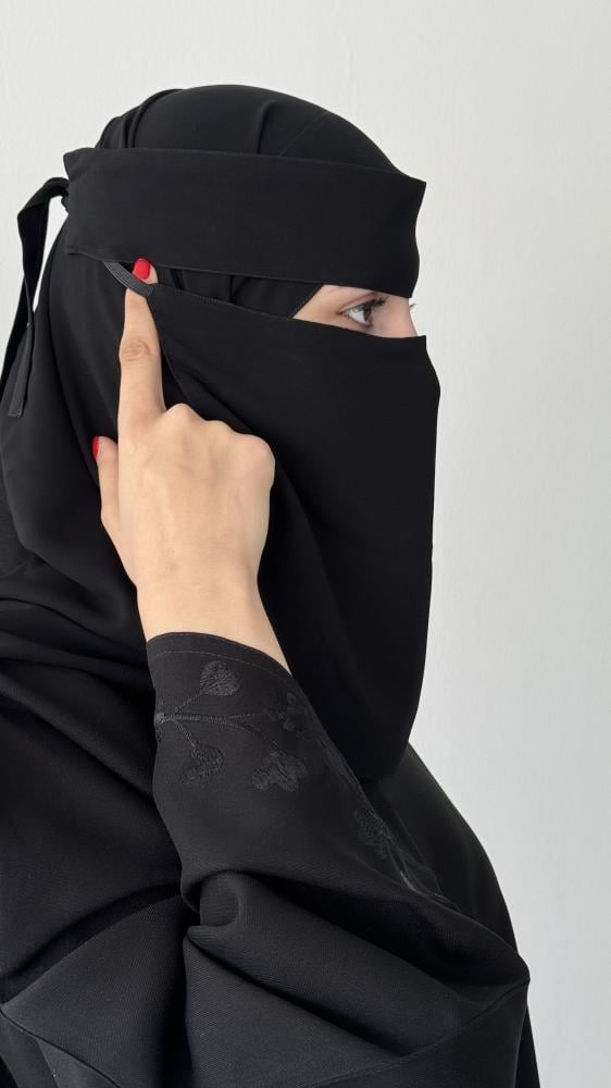 2 نقاب مبطن حرير  + 2 طرحة  ربط