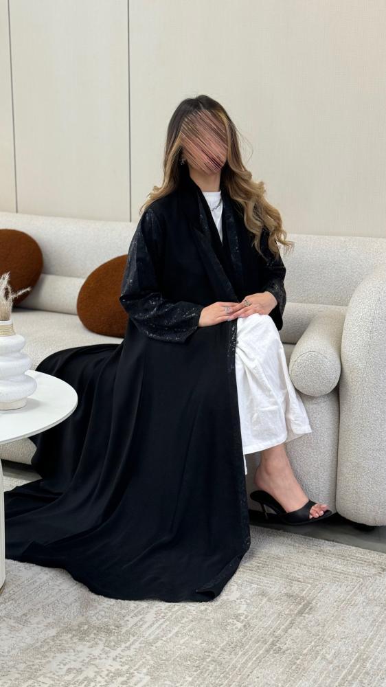 بلاك بيري مع اكمام وياقه جاكار اسود