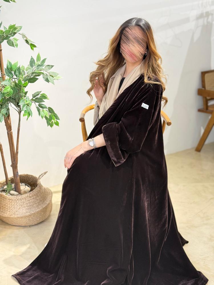 مخمل بني مبطن