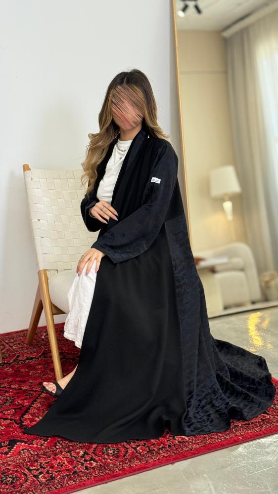 كتان مع تدخيلات جاكار كحلي من الخلف