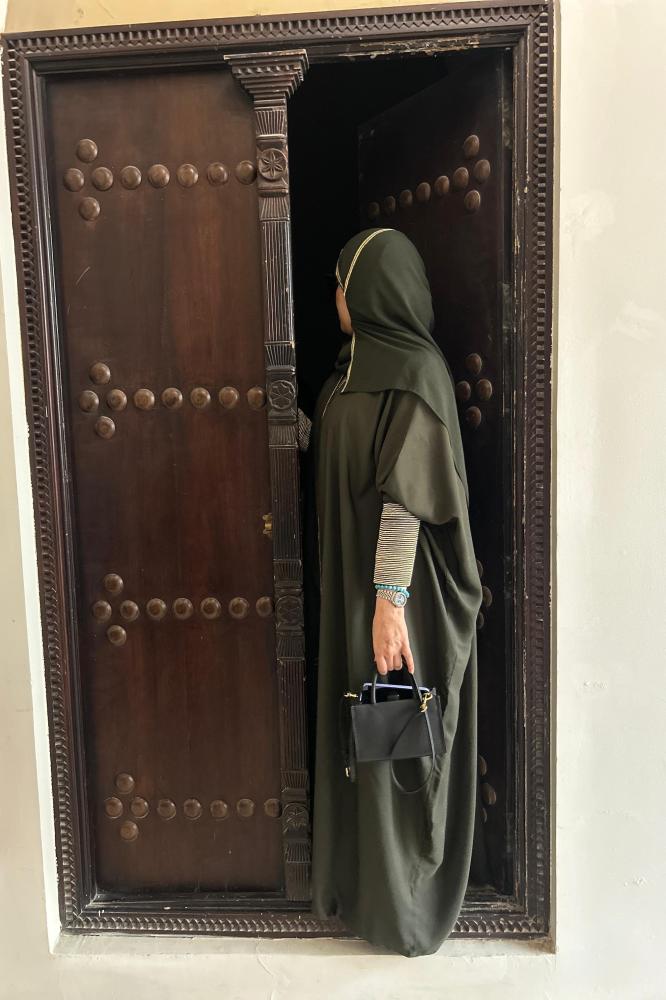 عبآية الاء 1 اسود تطريز اسود