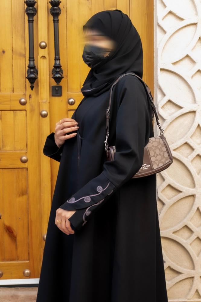 عباية S