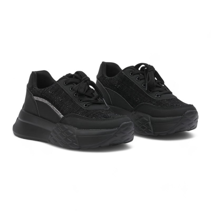 Women's athletic shoe from Madeline - black