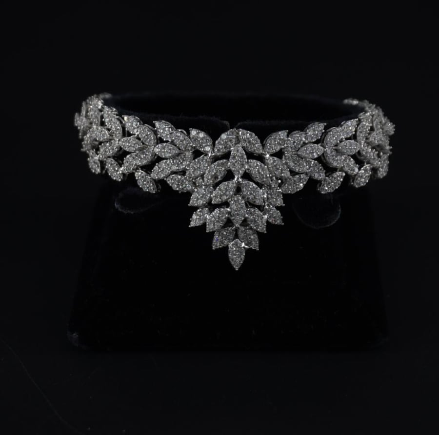 Silver jewelry set 925 decorated with zircon