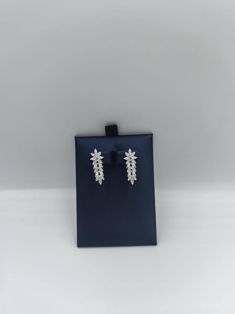 Silver ring with diamond design