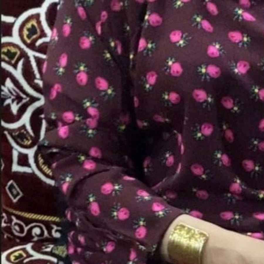 جلابيه وسروال داخلي طويل واسع بكرسي طقم قطعتين