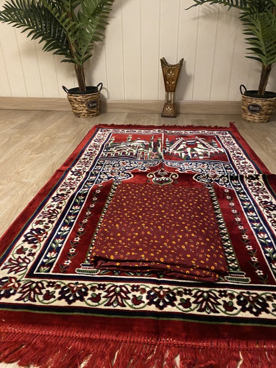 سجادة الأولين مع شرشف صلاة لف