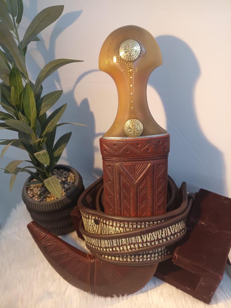 جنبيه مكعب شبيه الزراف