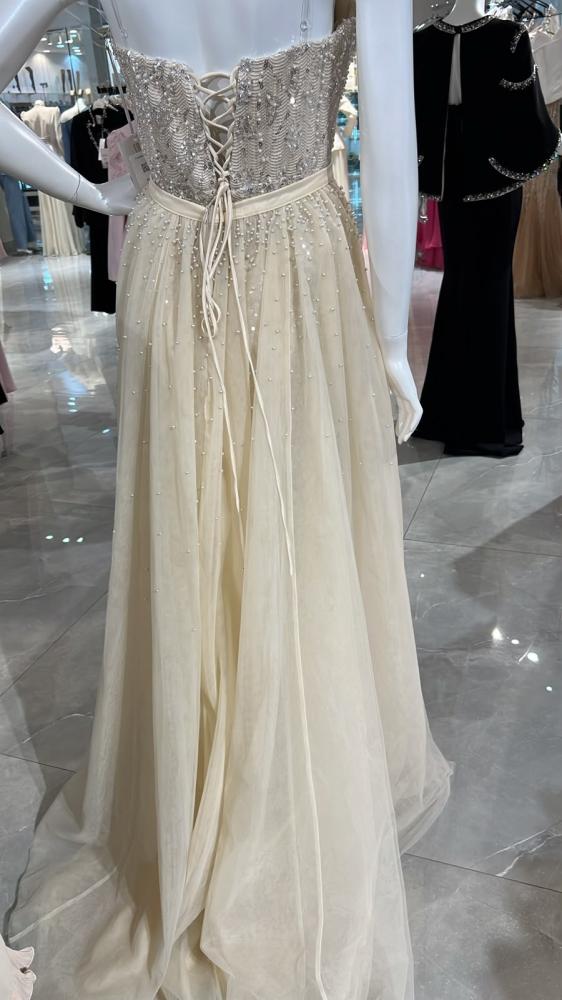 فستان بيج مرصع