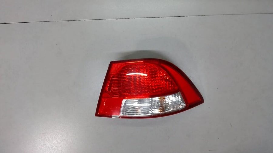 LAMP ASSY-REAR COMBINATION,RH  - 924022G610 - مجموعة مصباح التوليفة الخلفي الأيمن