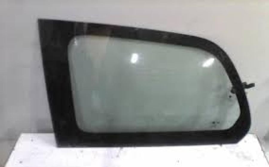 Glass-quarter window, left side
