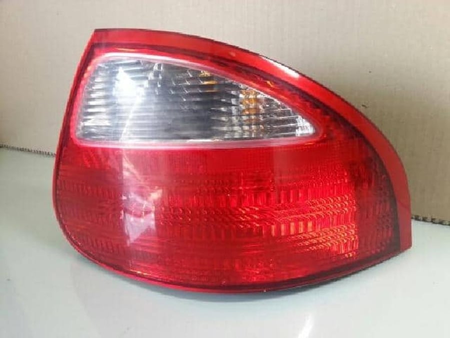 LAMP ASSY-REAR COMBINATION,RH  - 0K9B051150A - مجموعة مصباح التوليفة الخلفي الأيمن