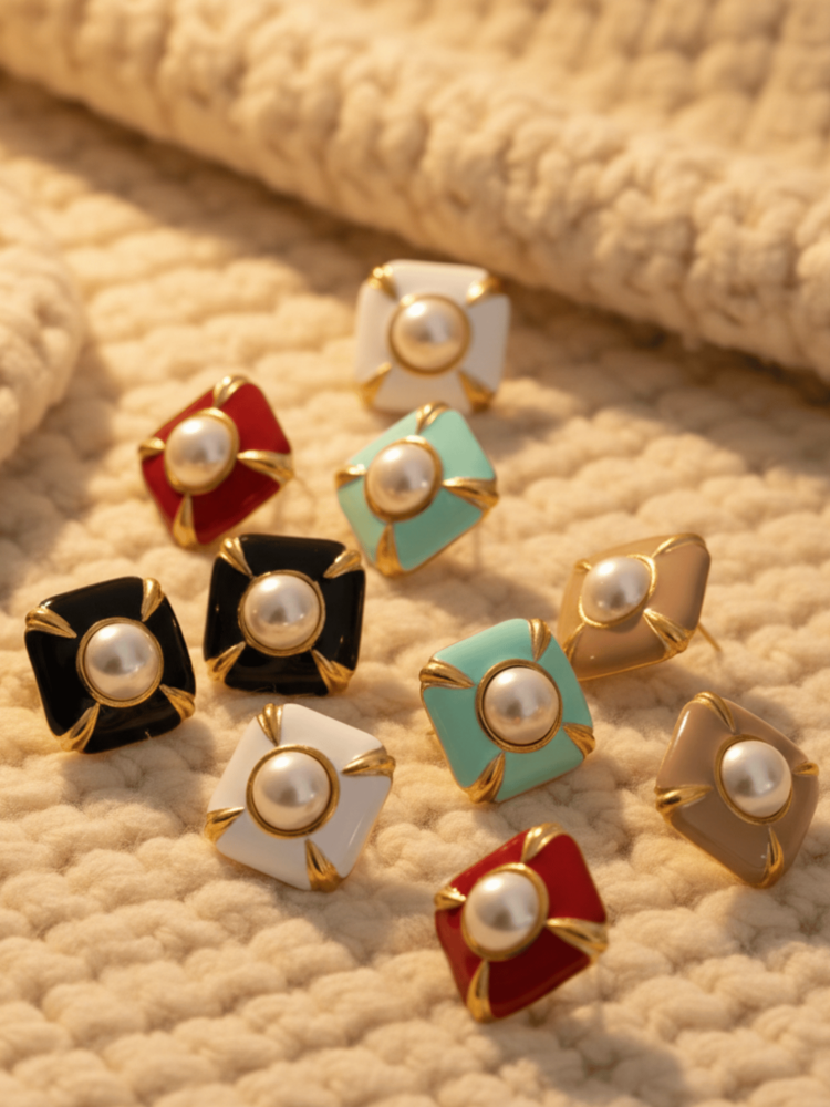 Hana Stud Earrings
