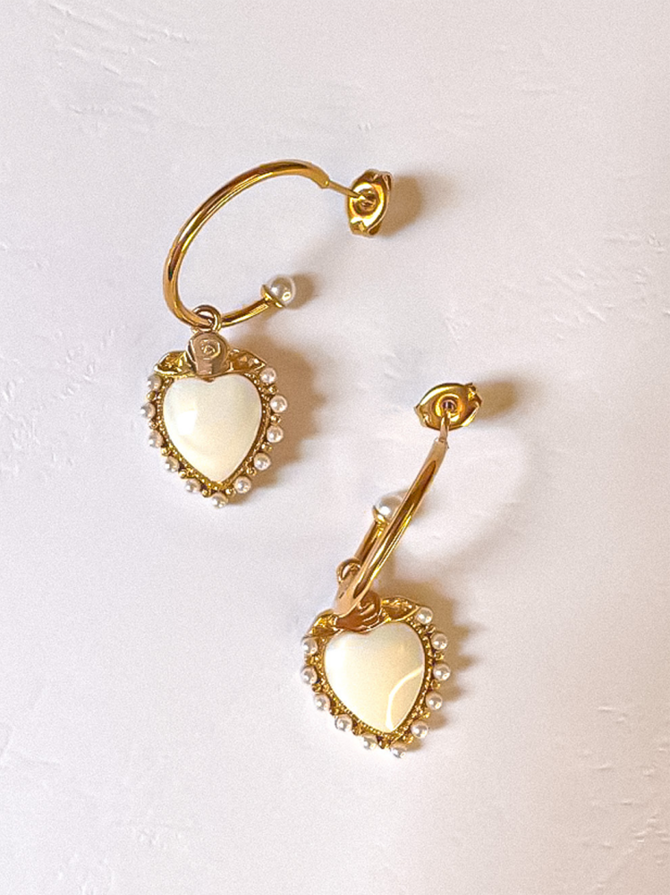 Seashell Kiss Earrings
