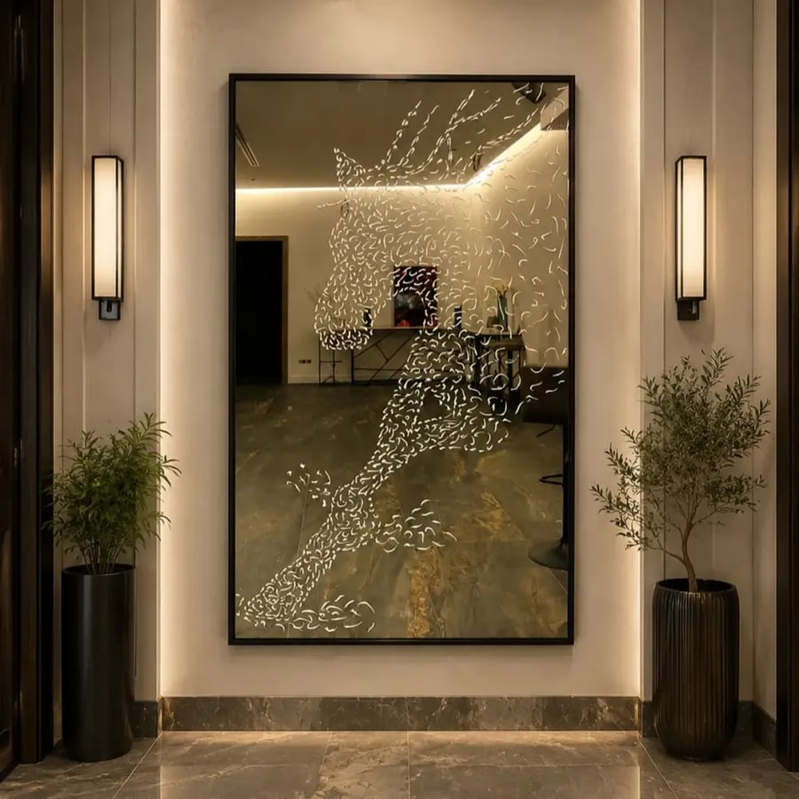 مرآة جدارية بحصان عربي جبسي ثلاثي الأبعاد بتصميم فني