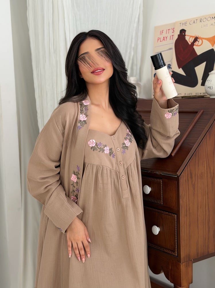 49. إيليت عيد+ عطر