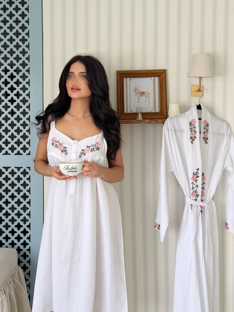 49. إيليت عيد+ عطر