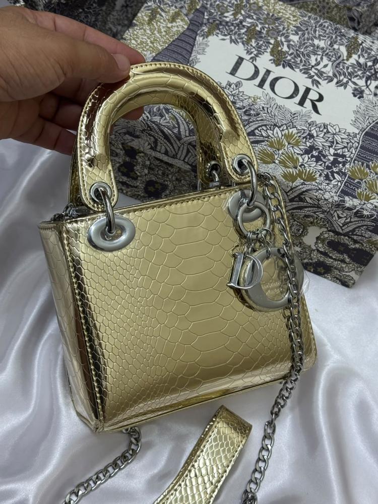 شنطه ديور