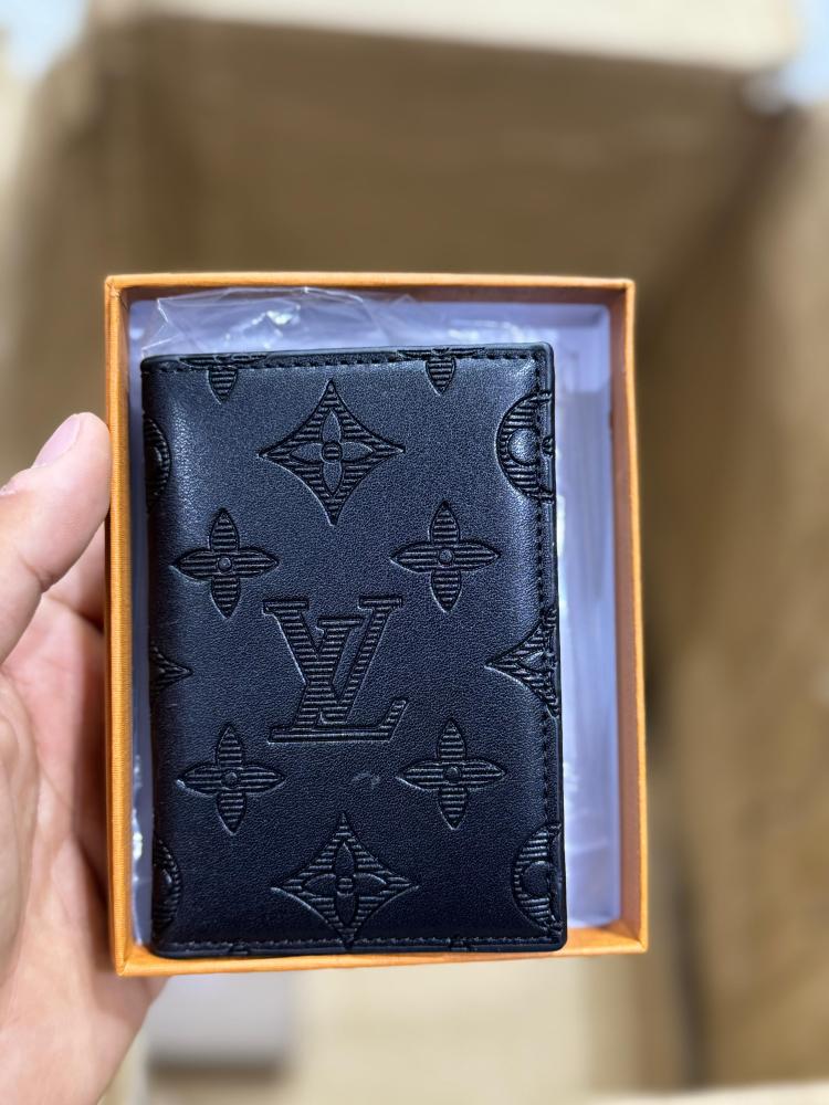 بوك لويس فيتون