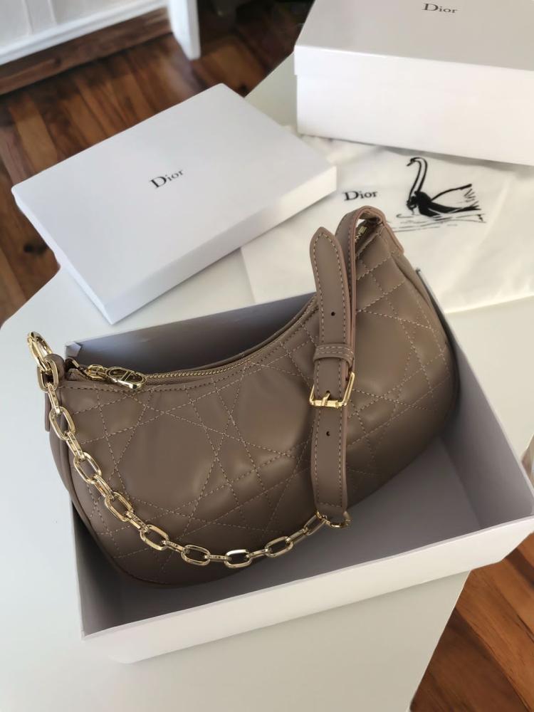 شنطه ديور
