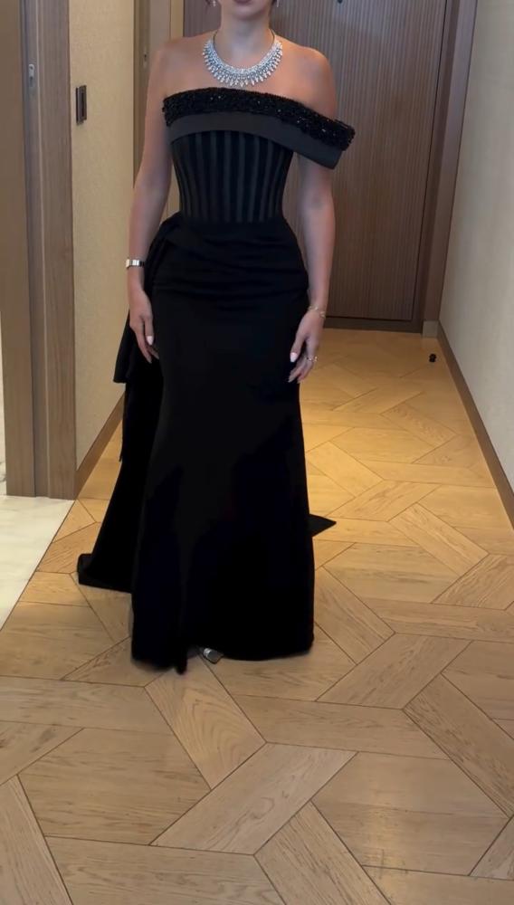 Evening dress black