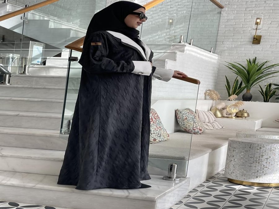 عبايه الانيقة