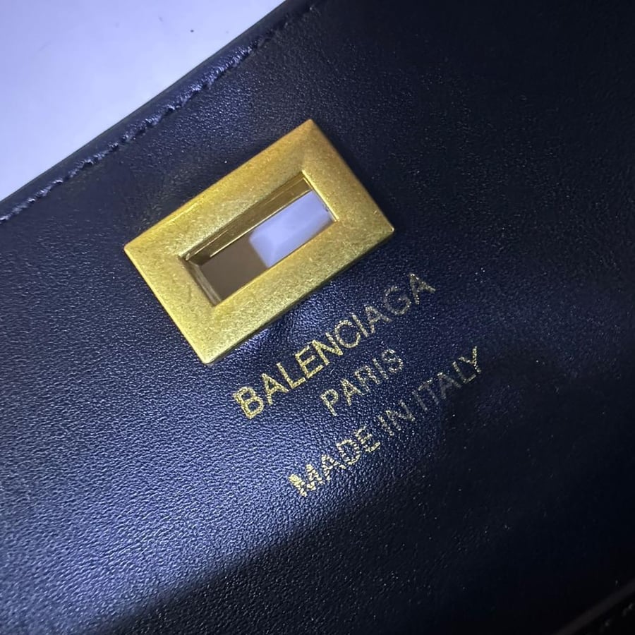 Boutique bag available upon request