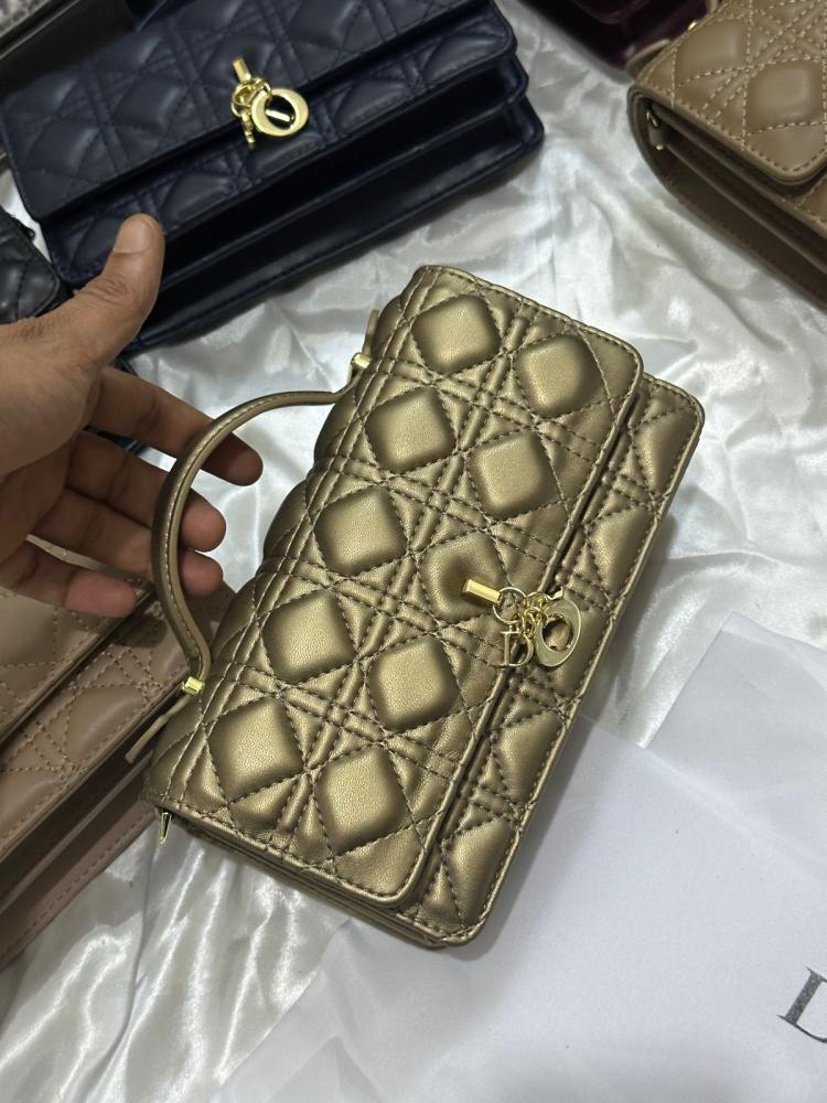 شنطه  ليدي ديور مستطيله مطفي حجم صغير