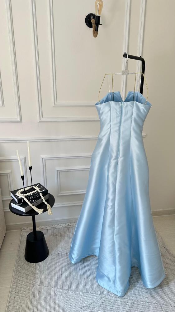Luxurious dress