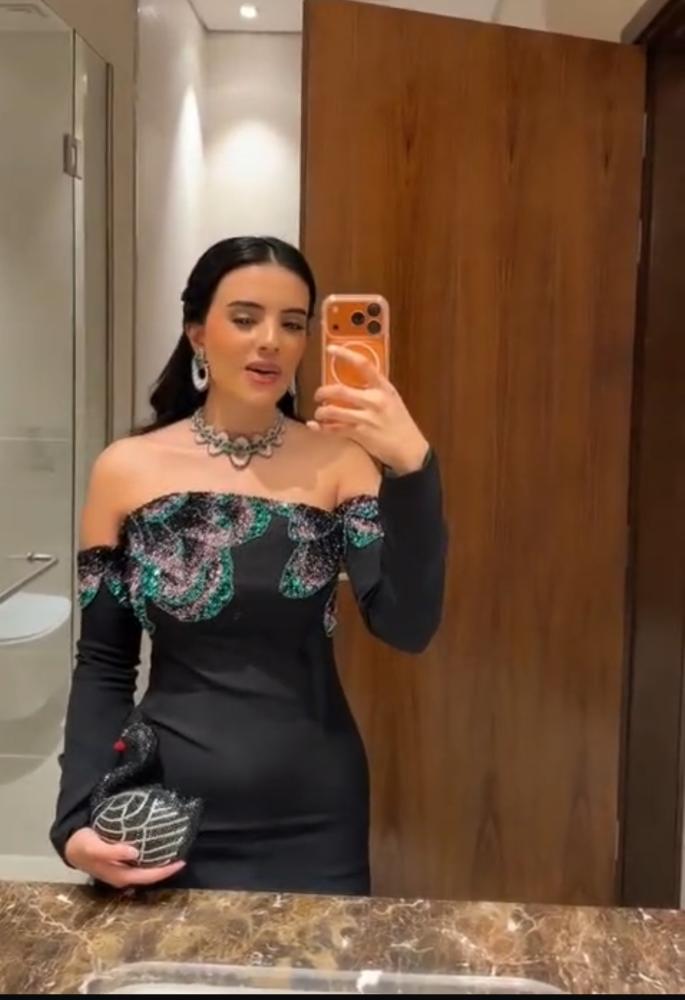 Evening dress black