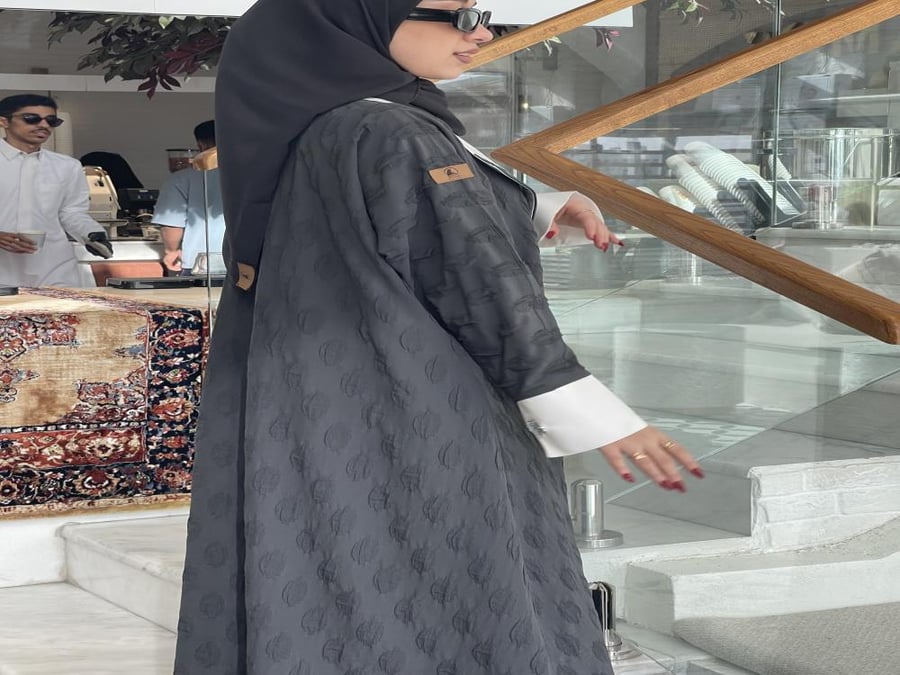 عبايه الانيقة