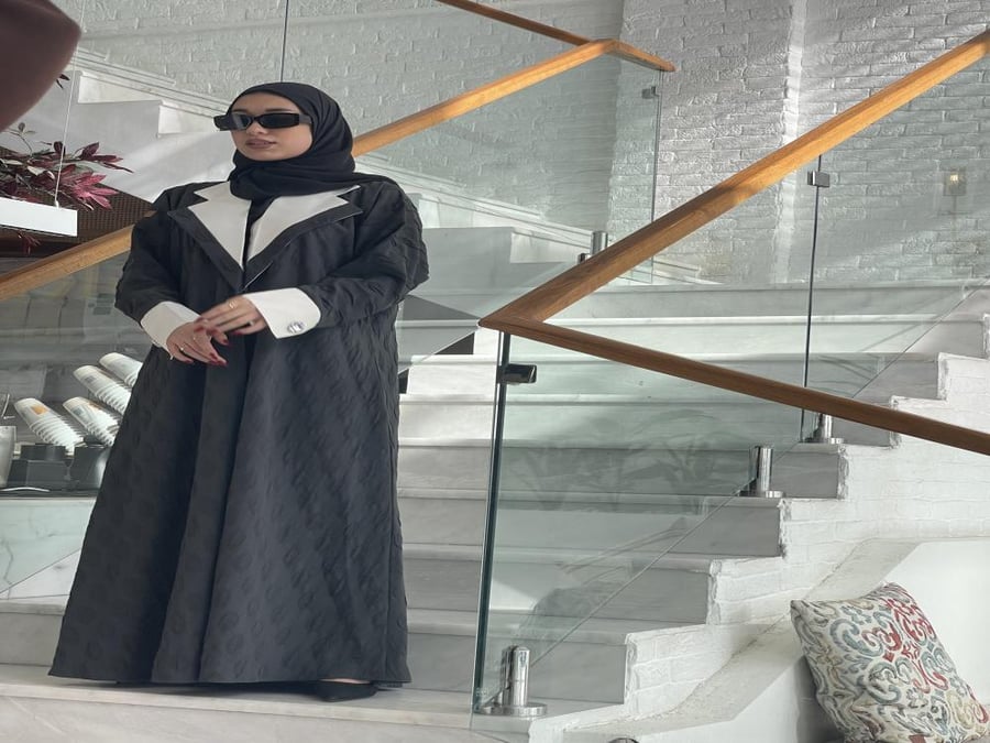 عبايه الانيقة